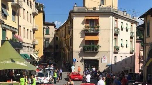 Arriva il raduno Ferrari ma a San Pellegrino non ci sono i parcheggi
