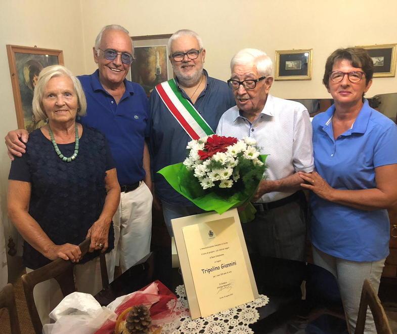 I 106 anni di Tripolino Giannini il più anziano bersagliere d’Italia 