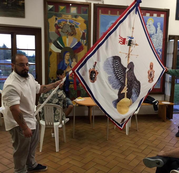 Bandiere da contrada per celebrare i 50 anni 