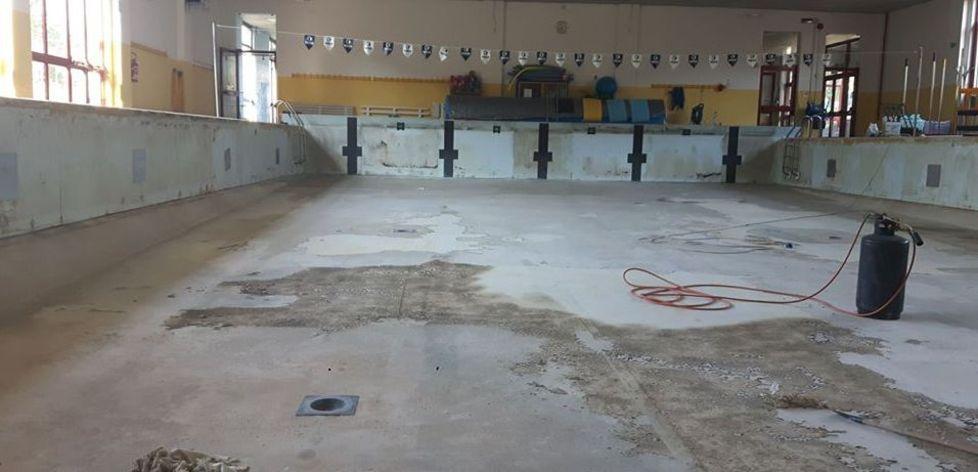Piscina coperta Un nuovo telo nella vasca grande 