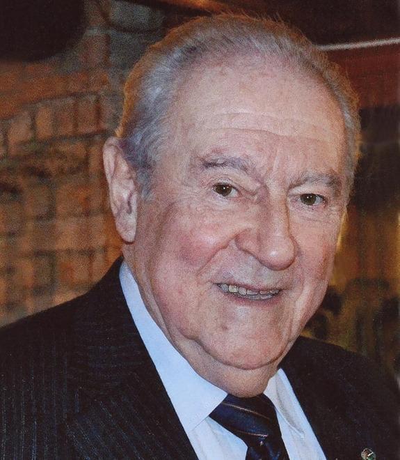 La comunità saluta lo storico barbiere «Eri un esempio» 