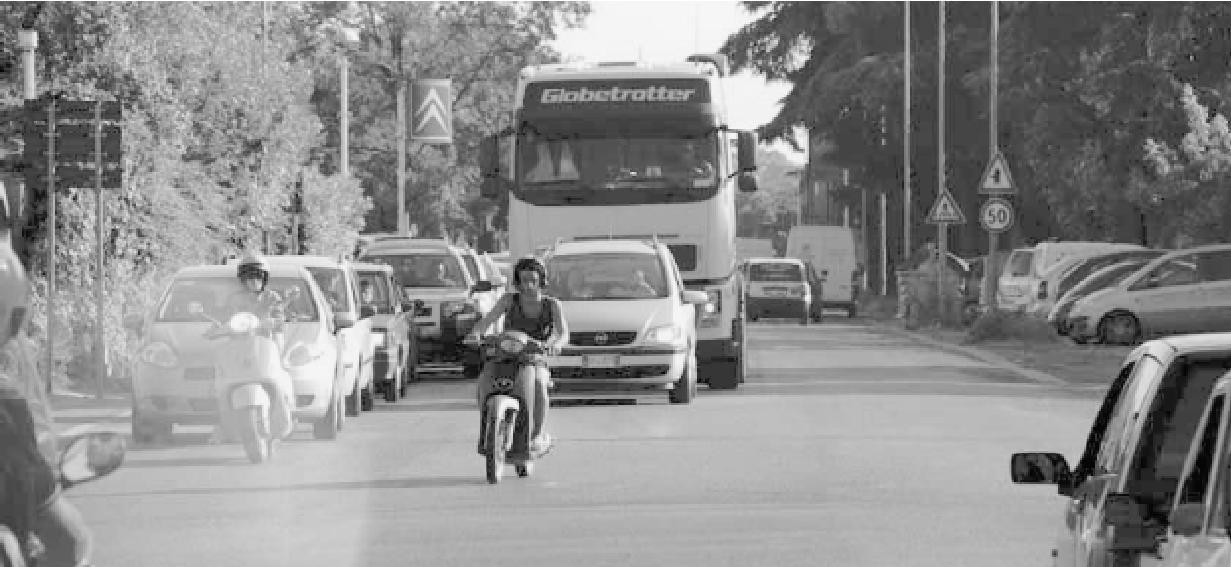 L?incrocio dove è avvenuta l?incidente mortale nella zona industriale di Massa Eugenio Marchi abitava ad Avenza con la moglie        
