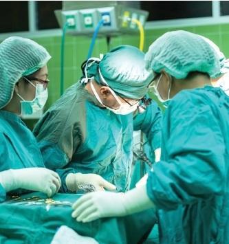 Troppi italiani si indebitano per curarsi o rinunciano a farlo: i numeri di un disagio