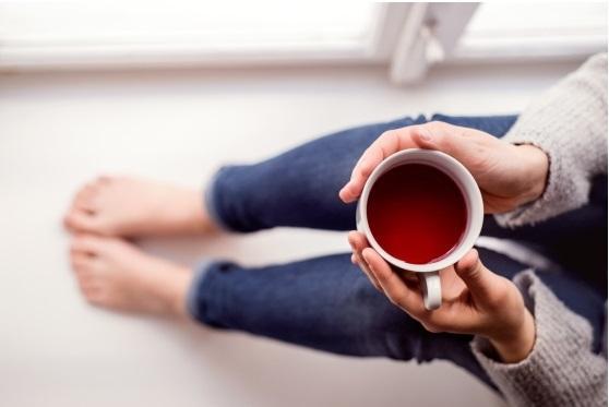 Una tazza di tè mantiene alto il colesterolo “buono”