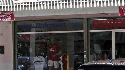 Mega furto al Derby Sport, rubate scarpe per 50mila euro