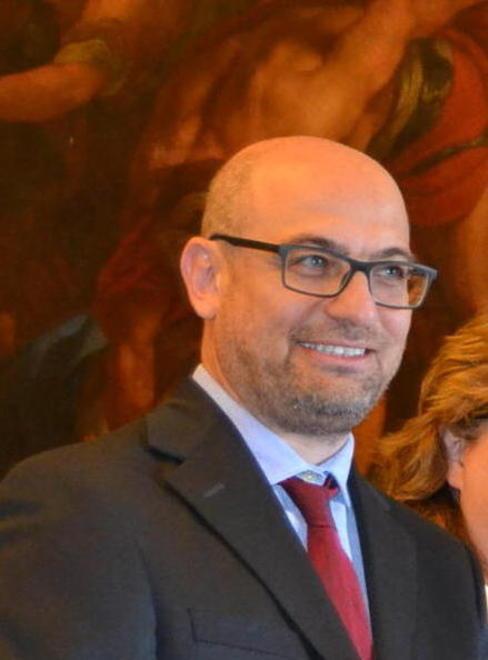 Cercasi sponsor per una copertura dell’ecomostro In attesa dei lavori 