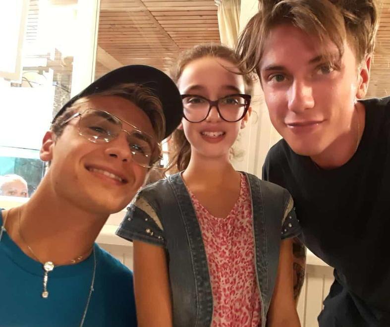 Benji e Fede al Ristorante Pancino subito scatta la caccia al selfie