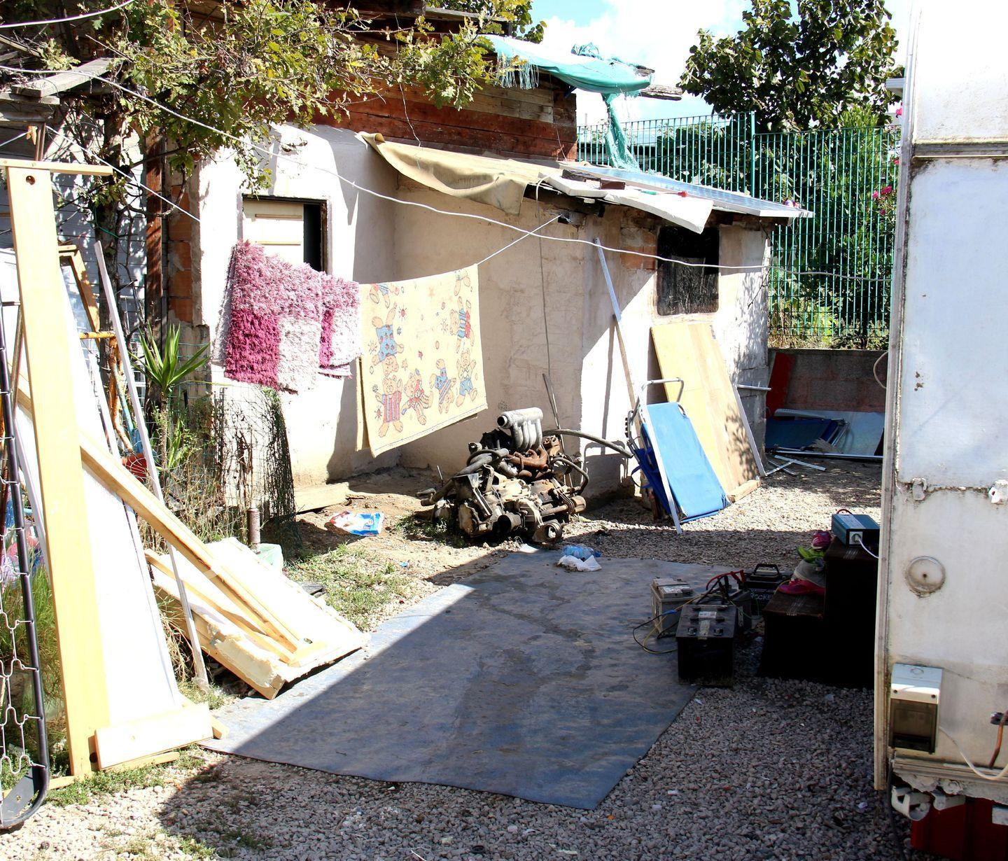 «Voi dateci una casa e noi ce ne andiamo subito» 