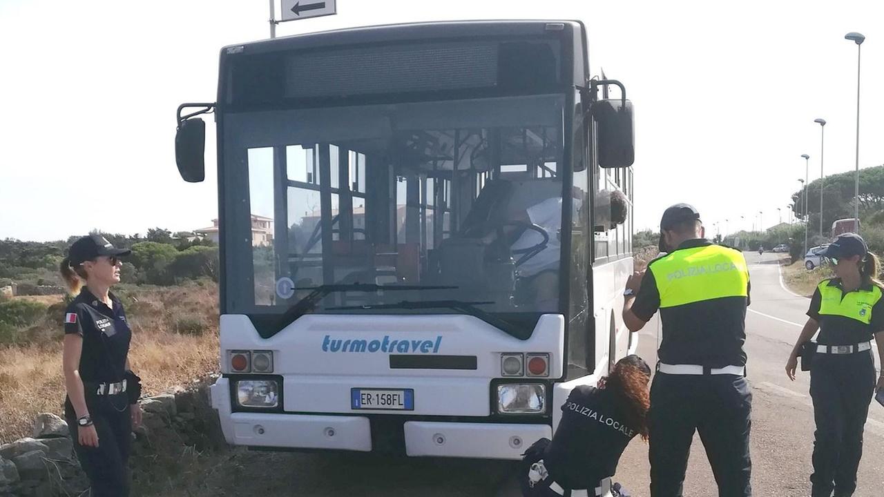 Scontro motorino-pullman: ferito un bambino di cinque anni