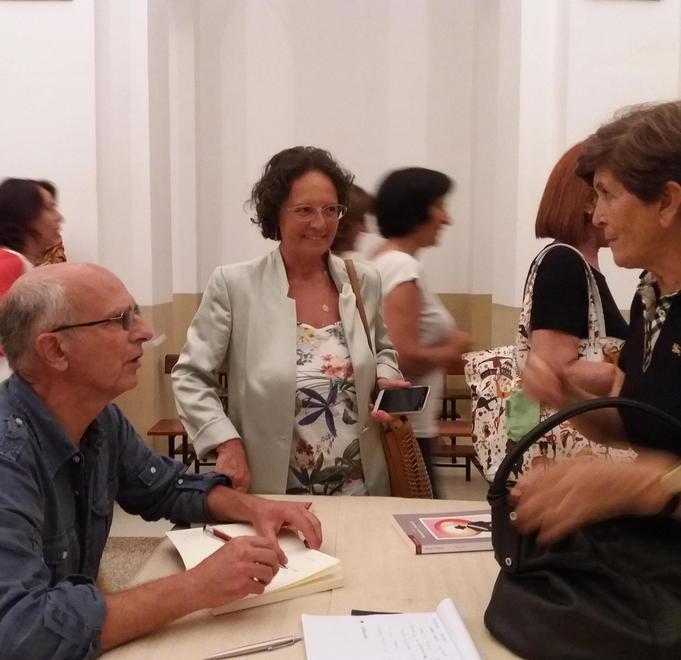 Frosini ritrova gli ex alunni e presenta il suo libro a Bitti 