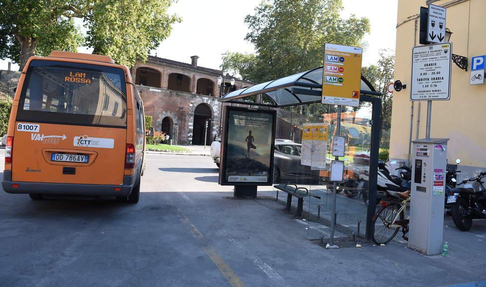 Bus, dopo i rincari arrivano gli sconti Agevolazioni per studenti e lavoratori 