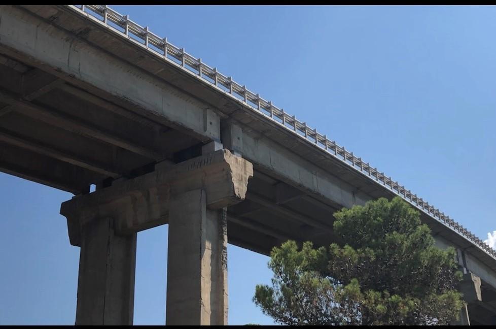 Preoccupano i ferri a vista sulla Variante al Fortullino