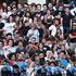Dentro al Pecci tifo da stadio, fuori 400 giovani contestatori