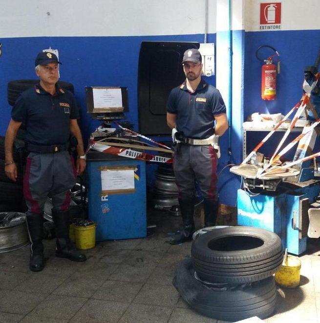 Gommista abusivo scoperto dalla Stradale Multa di 2.500 euro