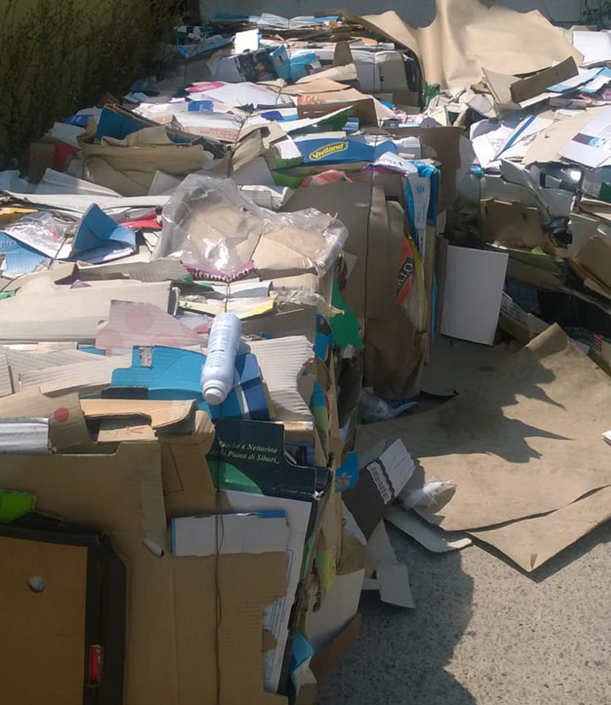 Cumuli di rifiuti nelle strade: nell’arcipelago è emergenza
