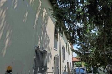 La chiesa di Calcinaia e il parroco don Vietina aggredito e rapinato