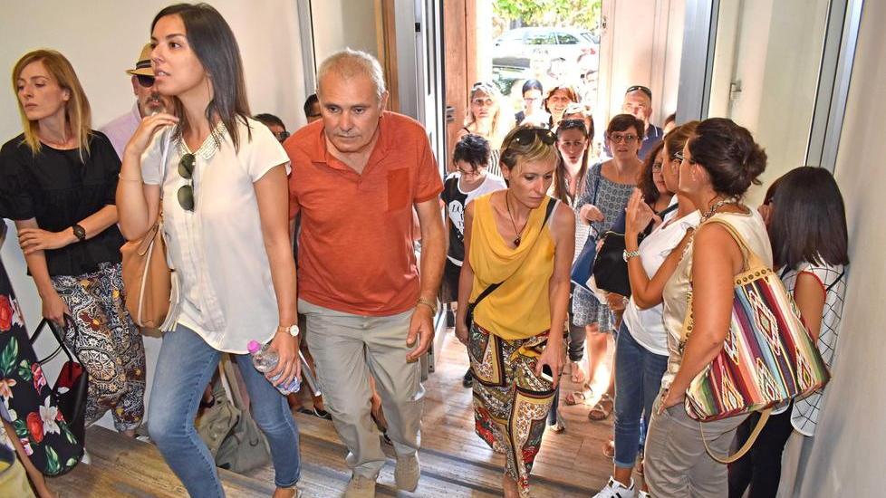 Insegnanti convocati per la stipula dei contratti all’Ufficio scolastico di via Mabellini (foto Gori)