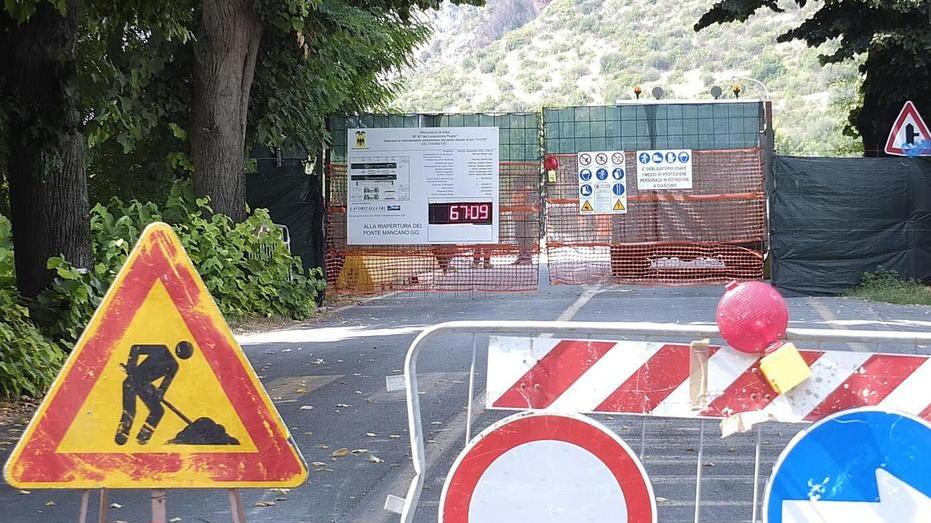 Riapertura a senso unico con l’inizio della scuola