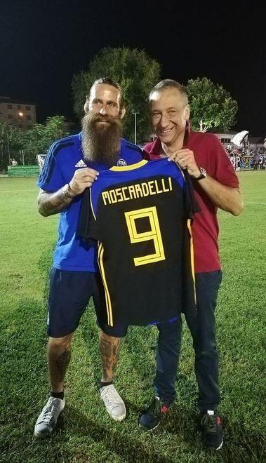 La maglia del bomber a Donati