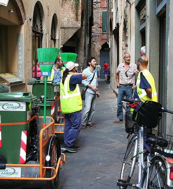 Un continuo fiorire di litigi e discussioni con i cittadini