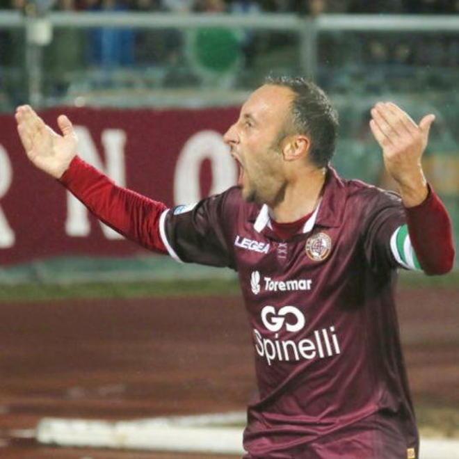 Toremar resta sponsor sulle maglie amaranto