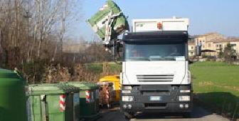 Sei, nella guerra dei rifiuti prende quota la scalata di Estra 