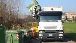 Sei, nella guerra dei rifiuti prende quota la scalata di Estra