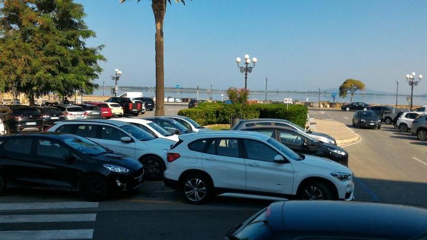 «Il Comune riduca i posti auto in piazza della Repubblica»