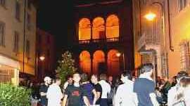 Il popolo della notte dice no al coprifuoco