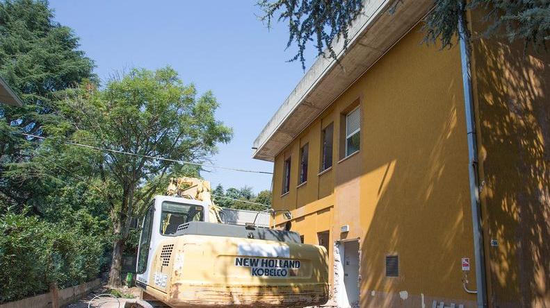 Ruspe attese a Gorzano per iniziare a demolire le ex scuole elementari