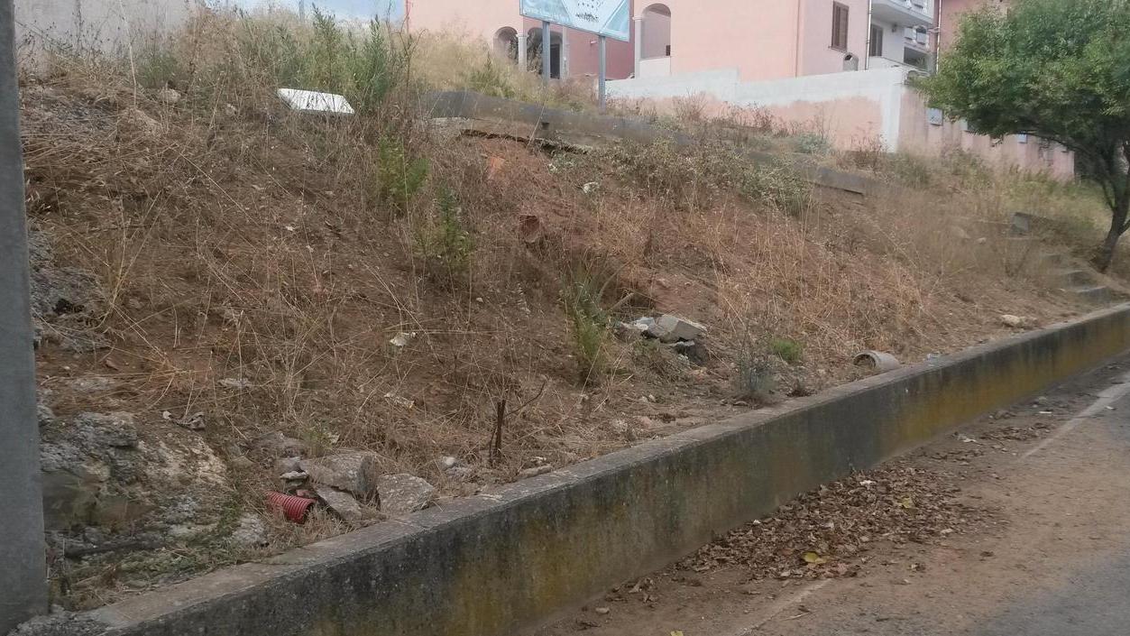 Serra Li Pozzi: pericoli nella ciclabile in stato di abbandono