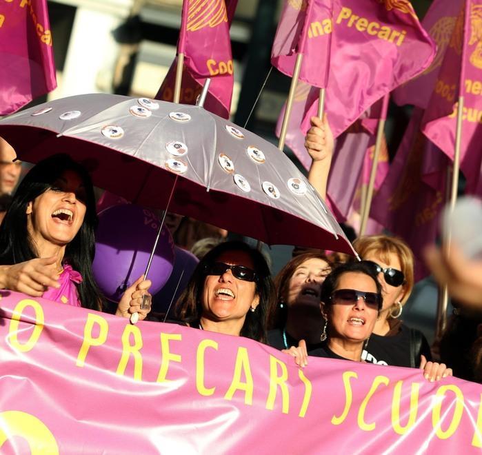 Insegnante ottiene il posto fisso a 66 anni: "Troppo tardi per me, lo lascio a un giovane"
