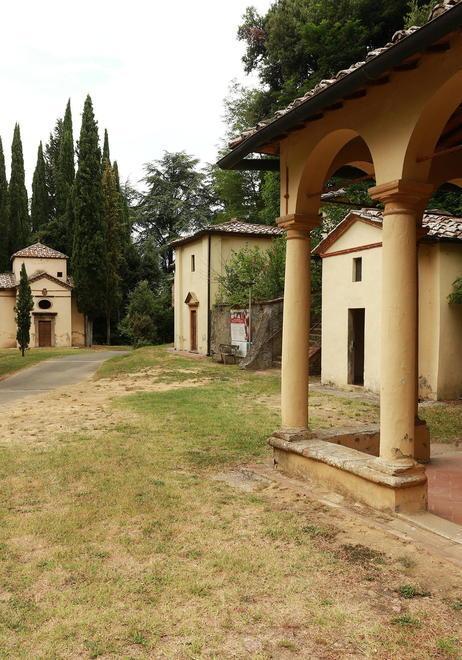 A spasso con una guida per Castelfiorentino e mostra a San Vivaldo