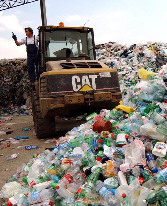 Nuovo asfalto dalla plastica Progetto pilota a Capannori 