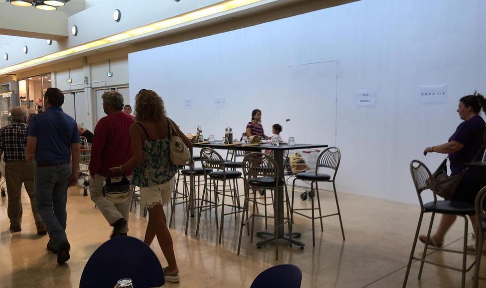 Bata e Zeta da oggi saracinesche chiuse
