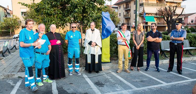 Taglio del nastro per il nuovo defibrillatore 