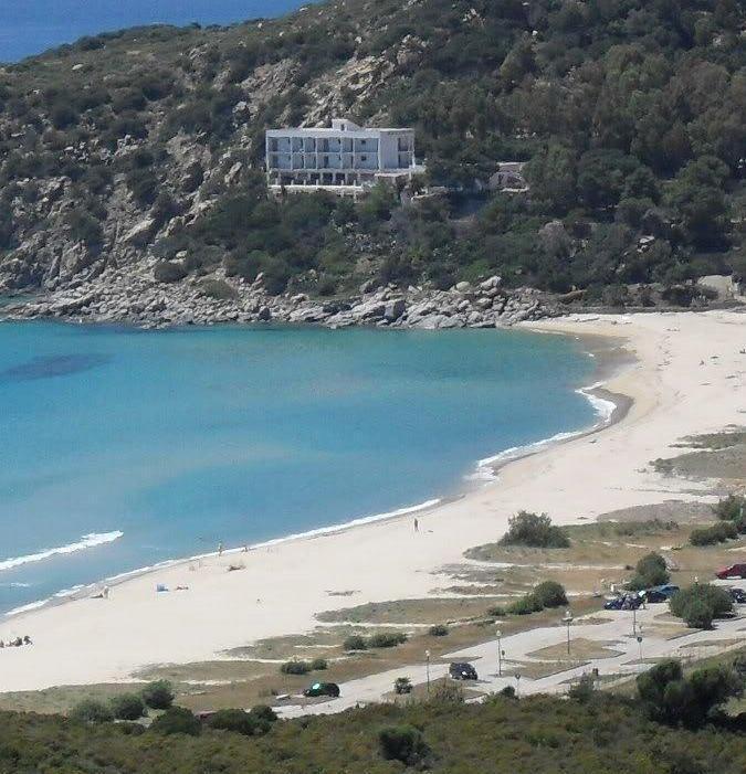 Deinas va in scena alla torre di Capo Boi