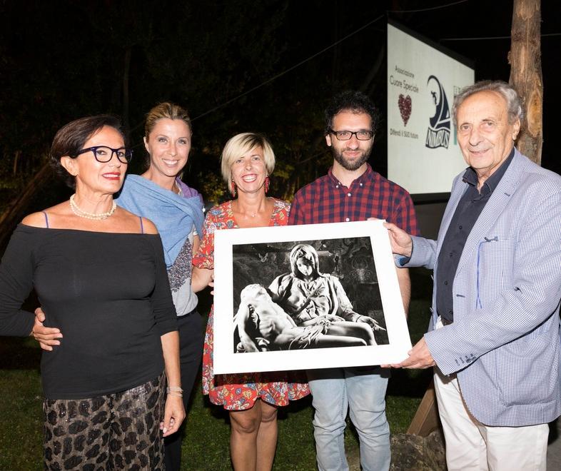Serata di bellezza e solidarietà nel nome di Michelangelo