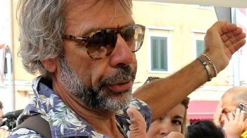Caos circolazione «Via Ricci un inferno, è troppo stretta»