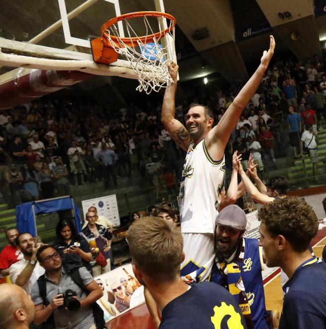 Addio al basket? Macché A quasi 40 anni l’ex Libertas Edo Nesti riparte da Pisa