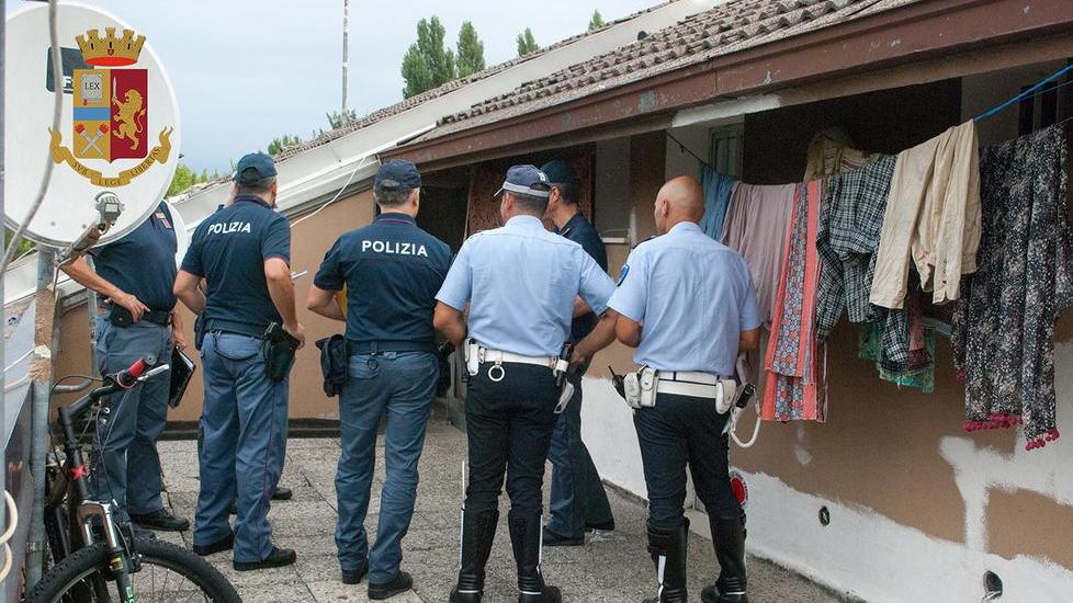 Richiesta d’aiuto dei cittadini: blitz nei palazzoni del degrado