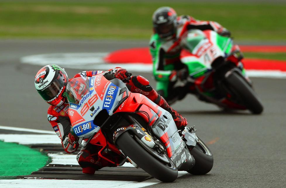 Lorenzo al top su Dovizioso a Silverstone Rossi solo 12º