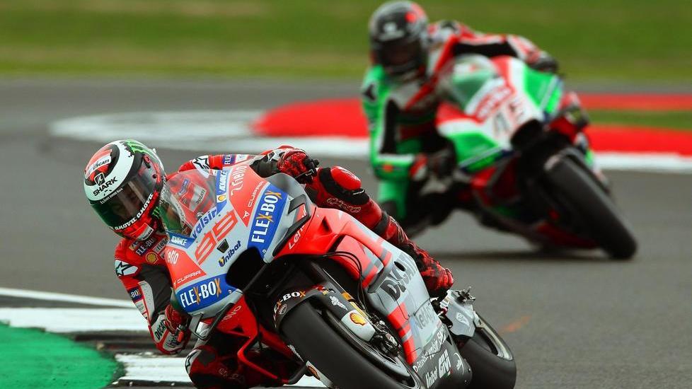 Lorenzo al top su Dovizioso a Silverstone Rossi solo 12º