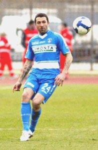 Il tornante Antonio Buscé in azione con la maglia dell’Empoli