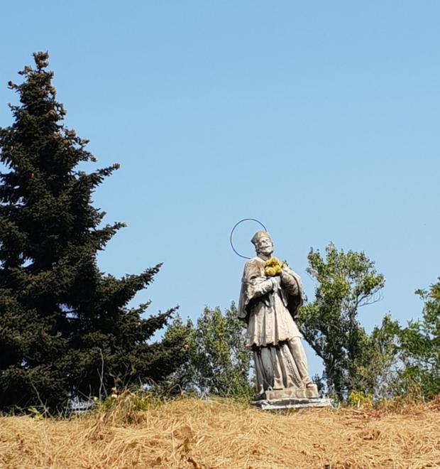 Enza, argini ripuliti Statua di San Giovanni di nuovo visibile 