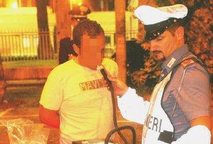 Controlli con l’etilomentro dei carabinieri