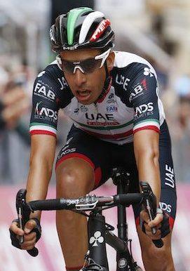 L’australiano Dennis prima maglia rossa Aru e Nibali in difesa 
