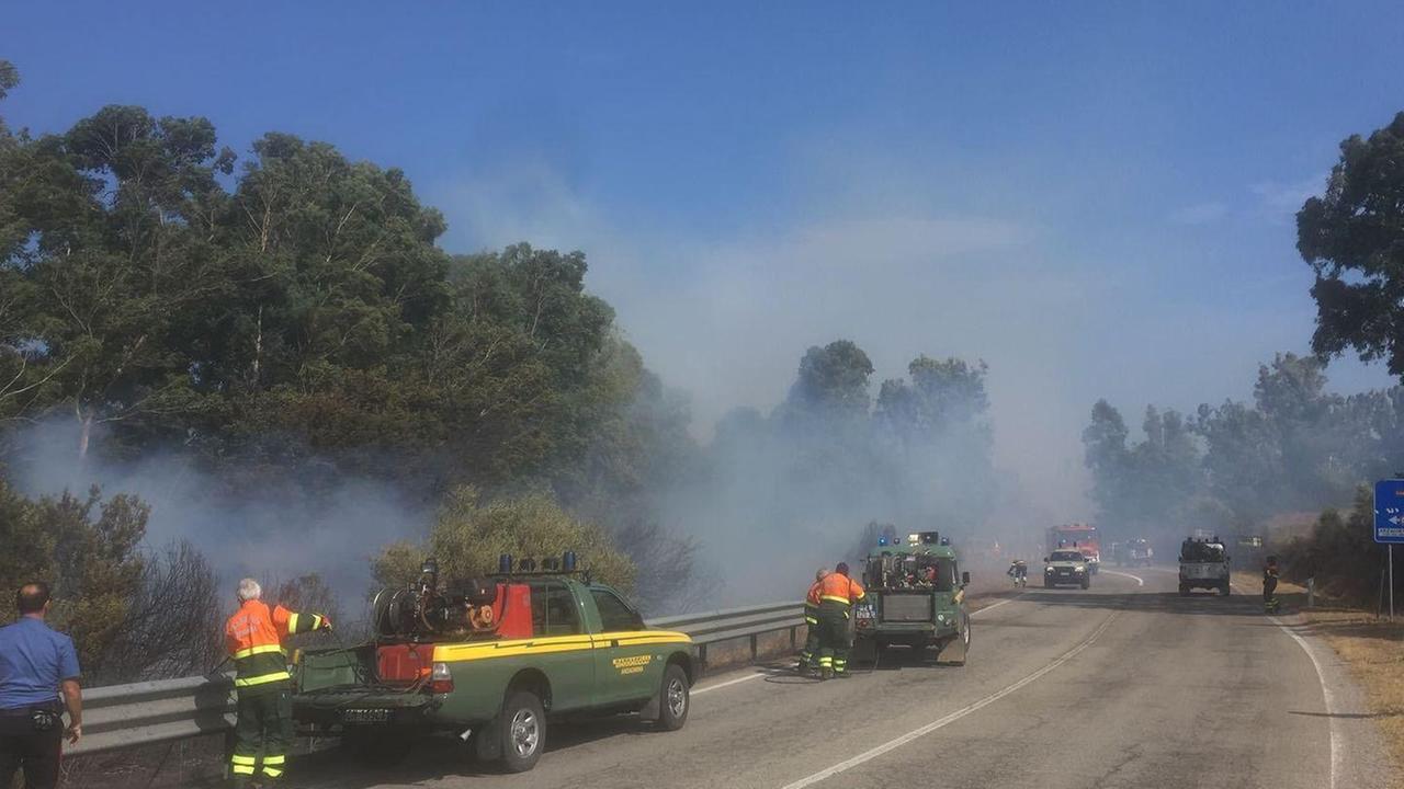 Il fuoco lambisce la circonvallazione