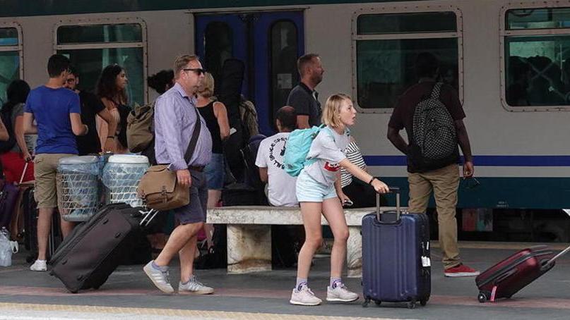 Hotel e bagni a caccia del colpo di coda «Prezzi più vantaggiosi e stessi servizi»