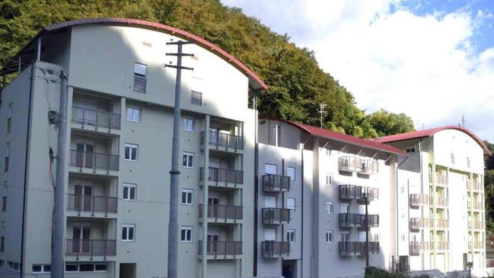 Vigilantes a Caina, le case sembrano pronte ma gli impianti non hanno le certificazioni